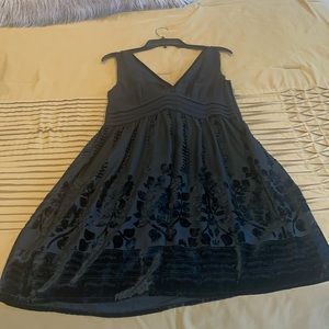 H&M Flocked Floral detail velvet Black Dress size 12 NWT